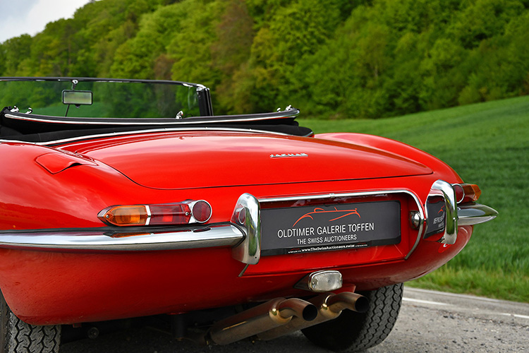 Jaguar E-Type Series 1 Flat Floor Roadster_10